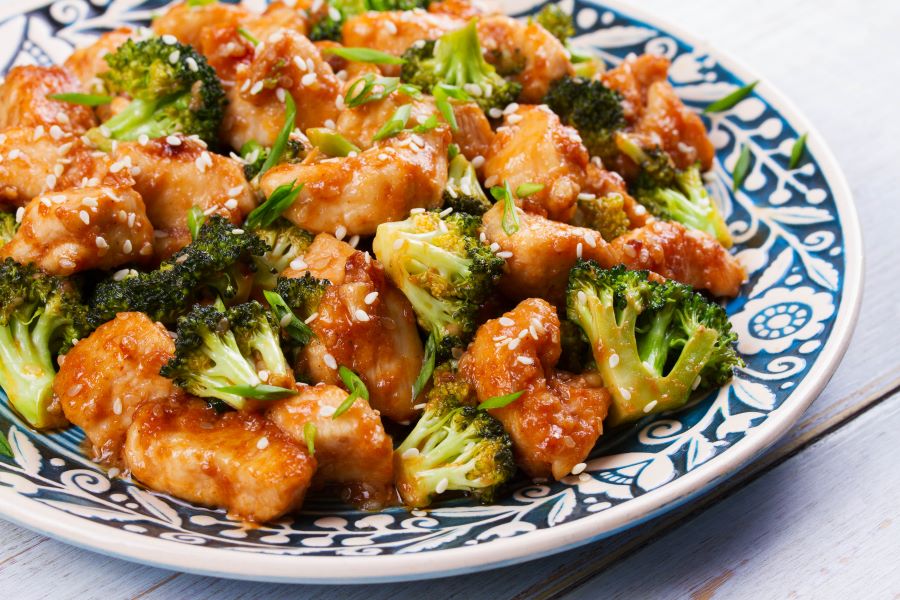 Asian Chicken and Broccoli With Chili Garlic Sauce